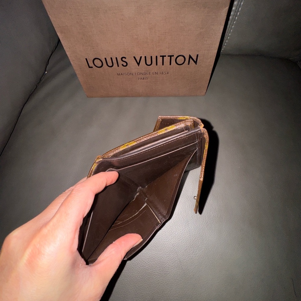 Louis Vuitton Classic Monogram Vintage Wallet. with authentic dust bag & bag! 🤎 - Picture 6 of 13
